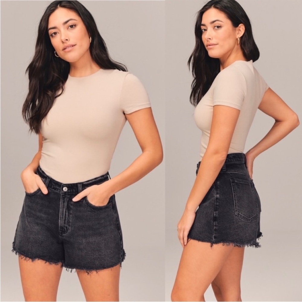 Abercrombie & Fitch Curve Love The 90s Relaxed Cutoff Short High Rise